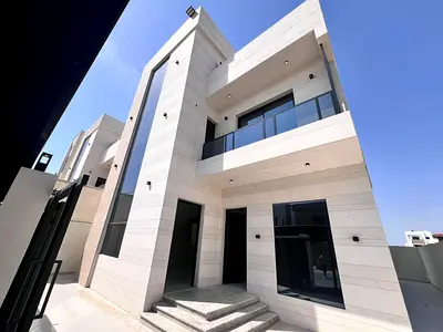 فيلا مفروشة VIP_اول ساكن_5 غرف ماستر_روف مجهز_فرش كامل_باركنج ببوابة_جاهزة للسكن_موقع هادئ