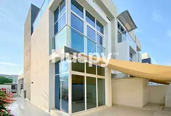 Corner Unit | External Kitchen | Vacant