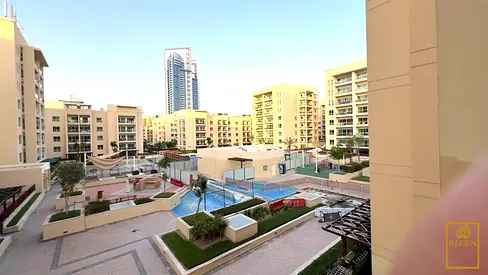 Bright & Spacious 1-Bedroom | Pool View | The Greens