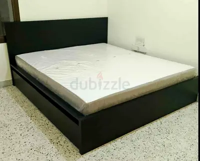 IKEA malam king‑size bed (180 × 200 cm) with 2 storage drawers underneath and an IKEA mattress ✨