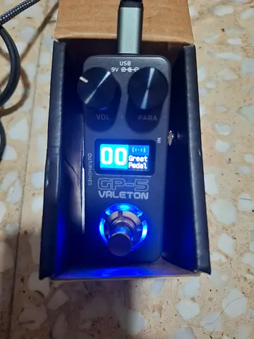 Valeton GP-5  guitar multieffects pedal