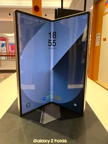 Samsung Fold 6 512gb like new excellent condition 12 months store warranty