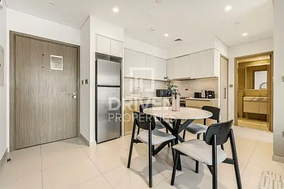 Modern Unit | High Floor | Prime Location