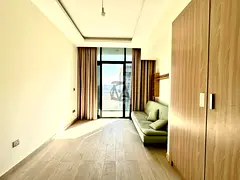 CHILLER FREE STUDIO APT BALCONY AND KITCHEN APPLEINCES