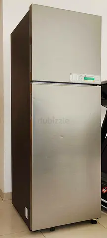 Samsung Refrigerator - Used Top-Freezer Refrigerator in Silver - Good Working Condition
