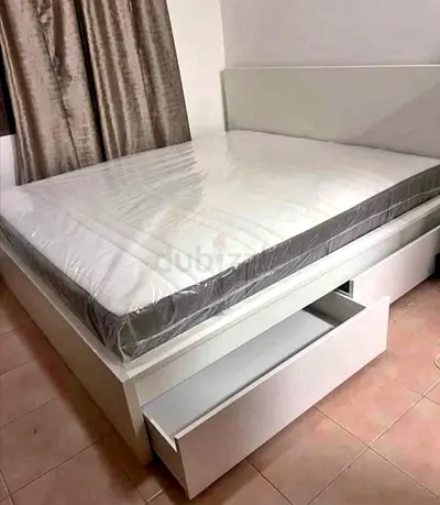 Malam king size bed 180/200cm bed with 2 storage drawers underneath and Ikea mattress