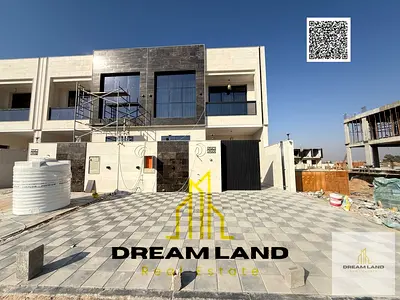 فيلا مفروشة رائعة، تشمل رسوم التسجيل، تتكون من 5 غرف نوم رئيسية مع خزائن ملابس مدمجة وسطح، معروضة للبيع الآن في منطقة راقية.