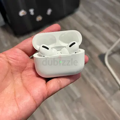 Apple AirPods Pro (1st gen) with Wireless Charging Case - Good Condition