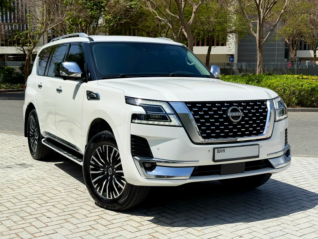 Nissan Patrol 2023 — photo 1 of 19