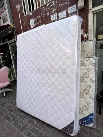 180x200cm King size mattress.  Same day delivery available
