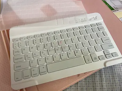 Slim White Bluetooth Keyboard with Silicone Cover (Good Condition)