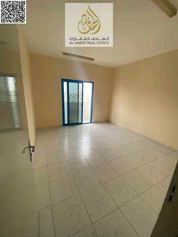 الايجار سنوي في عجمان منطقة الحميدية1   قريب من مطعم الحمادي مقابل المحكمة و الاتصالات   جنب الجامعه عجمان البنايه عائلات   شقه غرفه  وصاله مع بلكونه