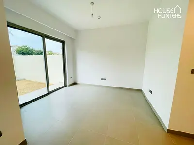 Close to the pool and park | Vacant soon