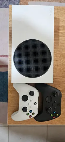 Xbox Series S console with two wireless controllers (black  white) - working condition