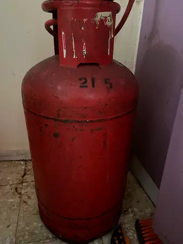 Used Red LPG Gas Cylinder (Large) - Good Condition