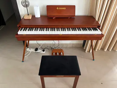 Donner Digital Piano with Bench - Retro Wood Finish, Excellent Condition