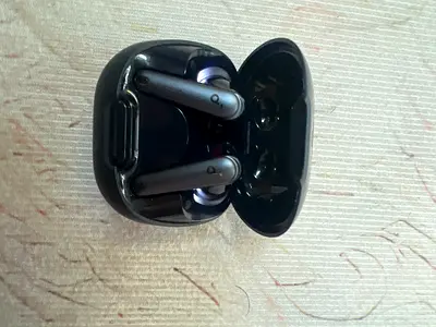 Soundcore. P20 Wireless Earbuds with Charging Case - long life battery  used for short period