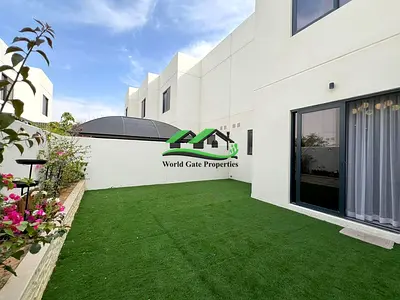 Single Row End Unit Garden View Stunning Location