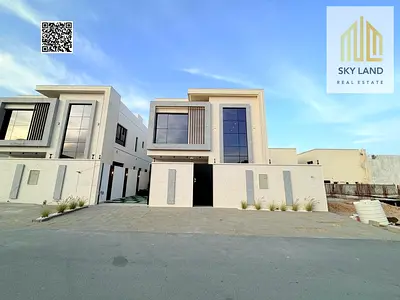 شامل مياه و كهرباء و التسجيل - 3 طوابق - مسبح خاص