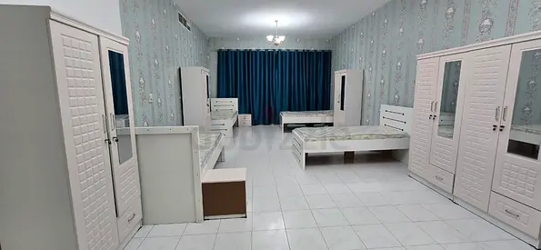 Well furnished bed space available for girls only