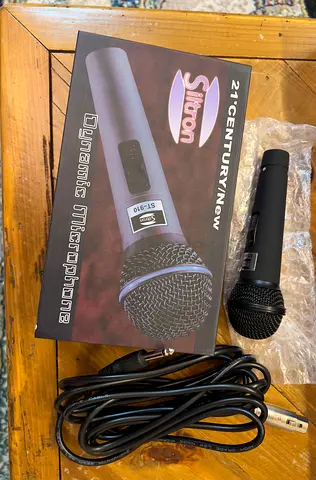 Microphone with Cable - brand new