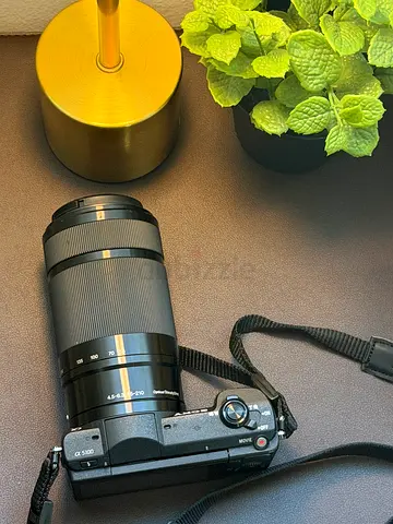 Sony Mirrorless Camera with 55-210mm Telephoto Lens - Excellent Condition