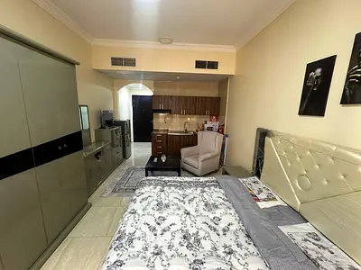 استوديو للإيجار الشهري