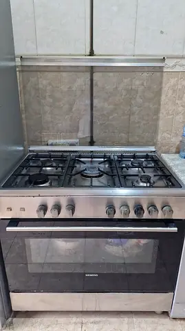 Siemens stainless steel gas range with oven - good condition