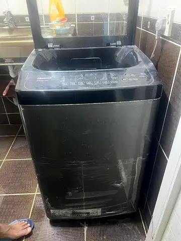 1.Used Hisense Top-Load Washing Machine - 8kg (Black) - Functional with