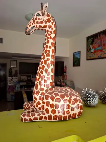 Wooden fresh color Giraffe! Great decor
