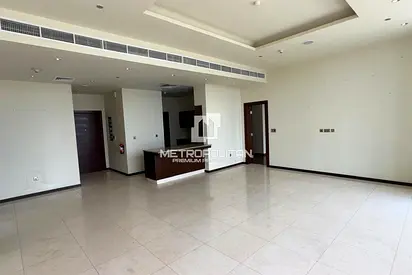 Vacant | Sea Views | Private Beach | Large Layout