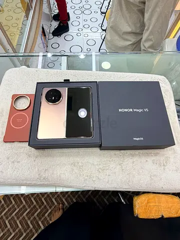 Honor Majic V5