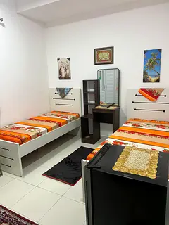 ابوهيل ( غرفة خاصه لشخص أو شخصين ) بجانب مترو القيادة