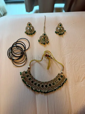 Green stone Indian jewelry set