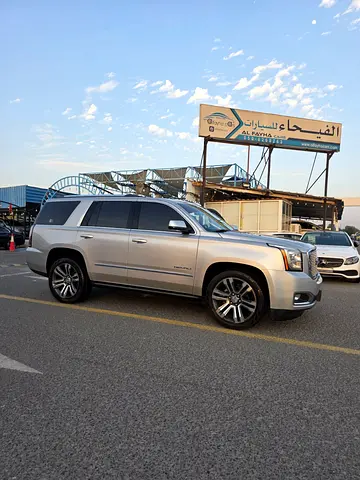 GMC Yukon Denali V8 6.2L Full Option Model 2017