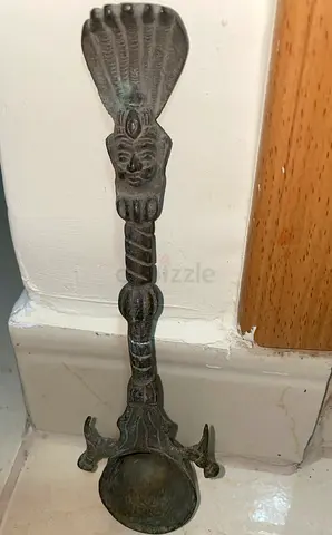 Antique-style spoon design