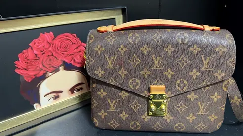 Louis Vuitton Monogram Pochette Metis-style Shoulder Bag - Preowned