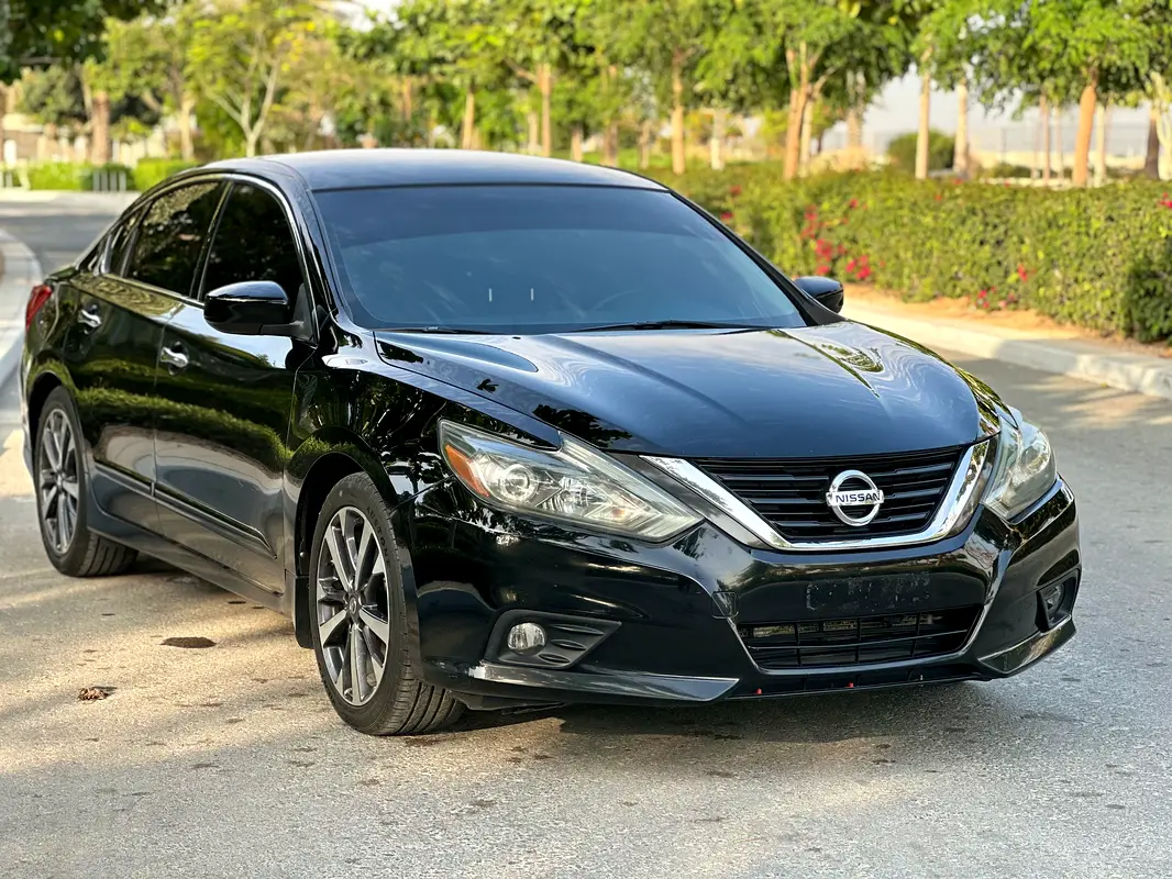 Nissan Altima 2016 — photo 1 of 13