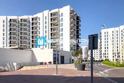 Ready to Move | 3 BR with Maid | Prime Location