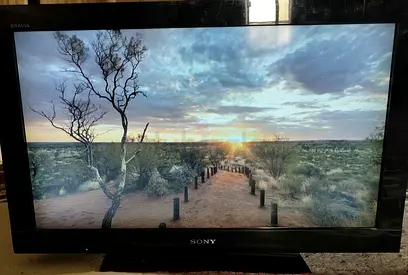Sony Bravia lcd tv 32 inch
