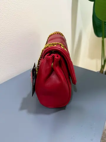 Red Quilted Chain-Handle Shoulder Bag - Compact and Elegant