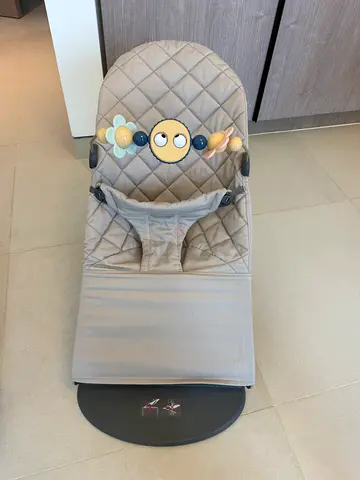 Baby bouncer seat / beige babybjorn
