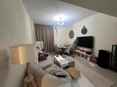 شقة بغرفة نوم واحدة للبيع / تصميم واسع / مع موقف سيارات