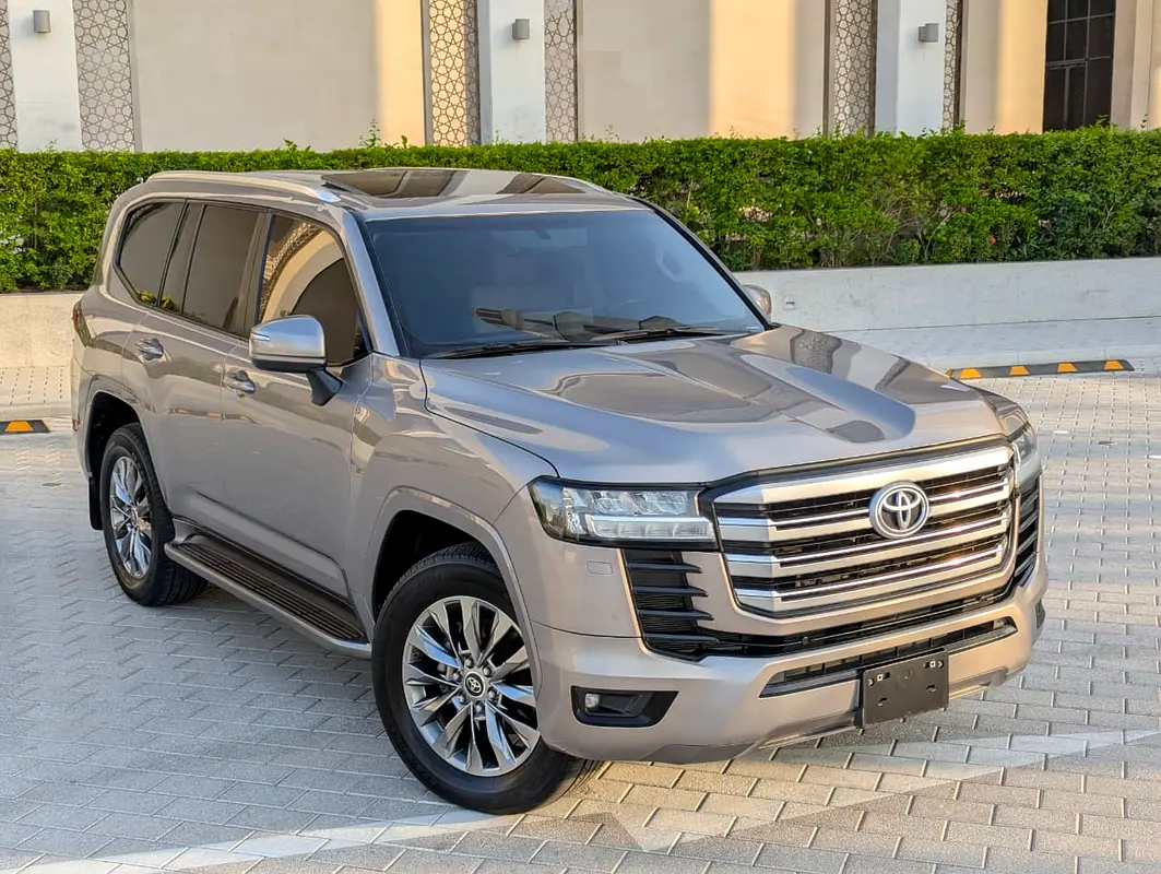 Toyota Land Cruiser 2022 — photo 1 of 20