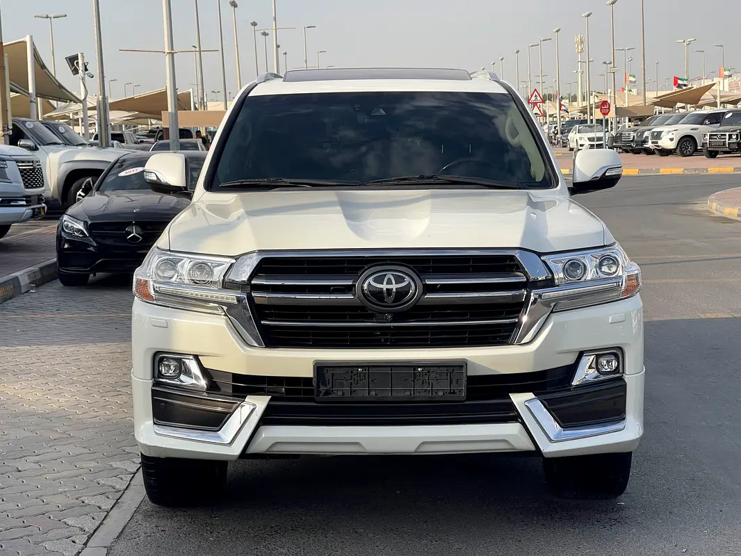 Toyota Land Cruiser 2021 — photo 1 of 20