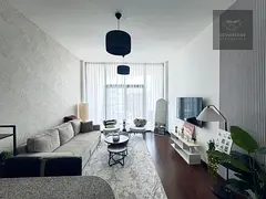 Bright Corner Unit| Unfurnished apt | Skyline View