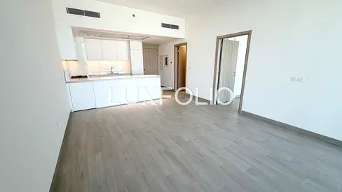 Spacious Layout | Vacant Now | Mid Floor