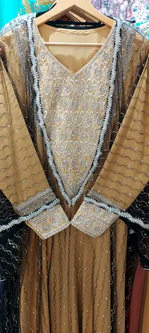 Embroidered silver/Gold Traditional Womens Dress (Like New)