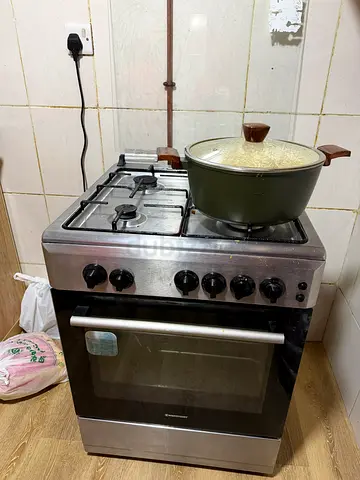 Used freestanding gas oven and stove - good working condition - 60x60