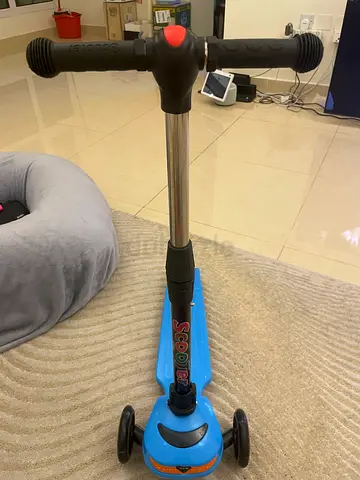 Blue 3-Wheel Kids Scooter – Adjustable Handle, Good Condition